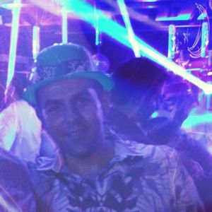 Meet your Posher, Athil