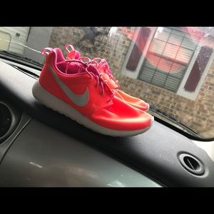 size 8 pink/orange nikes!!!!