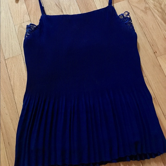 LuLu's Lace Cami Top - Picture 3 of 4