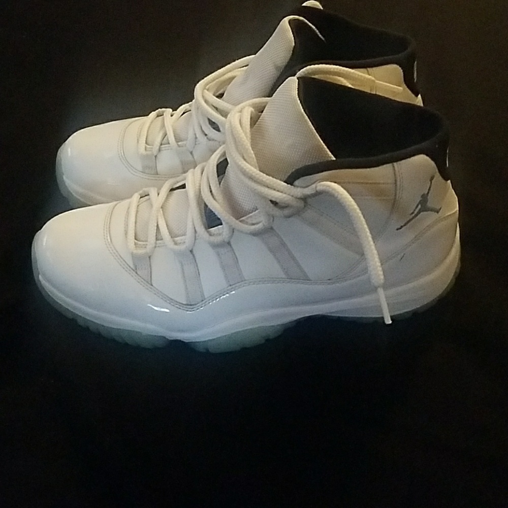 Jordan's Retro 11s White