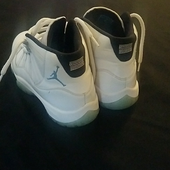 Jordan's Retro 11s White - Picture 2 of 3