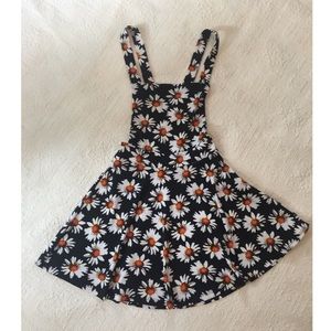 Overalls dress - daisy print