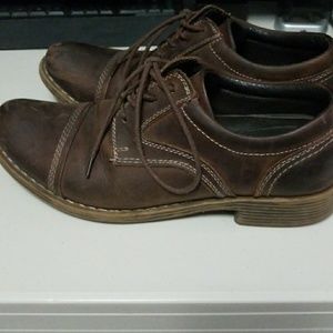 Men's dress shoes