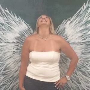 Meet your Posher, Alicia