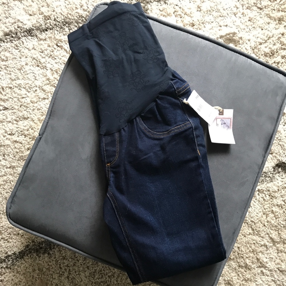 Jessica Simpson dark wash maternity skinny jean