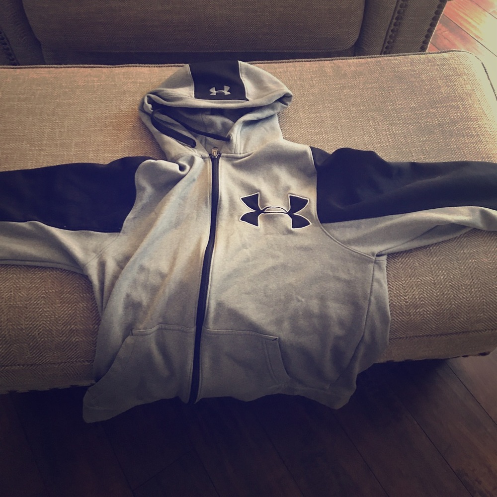 Small zip up under armour hoodie