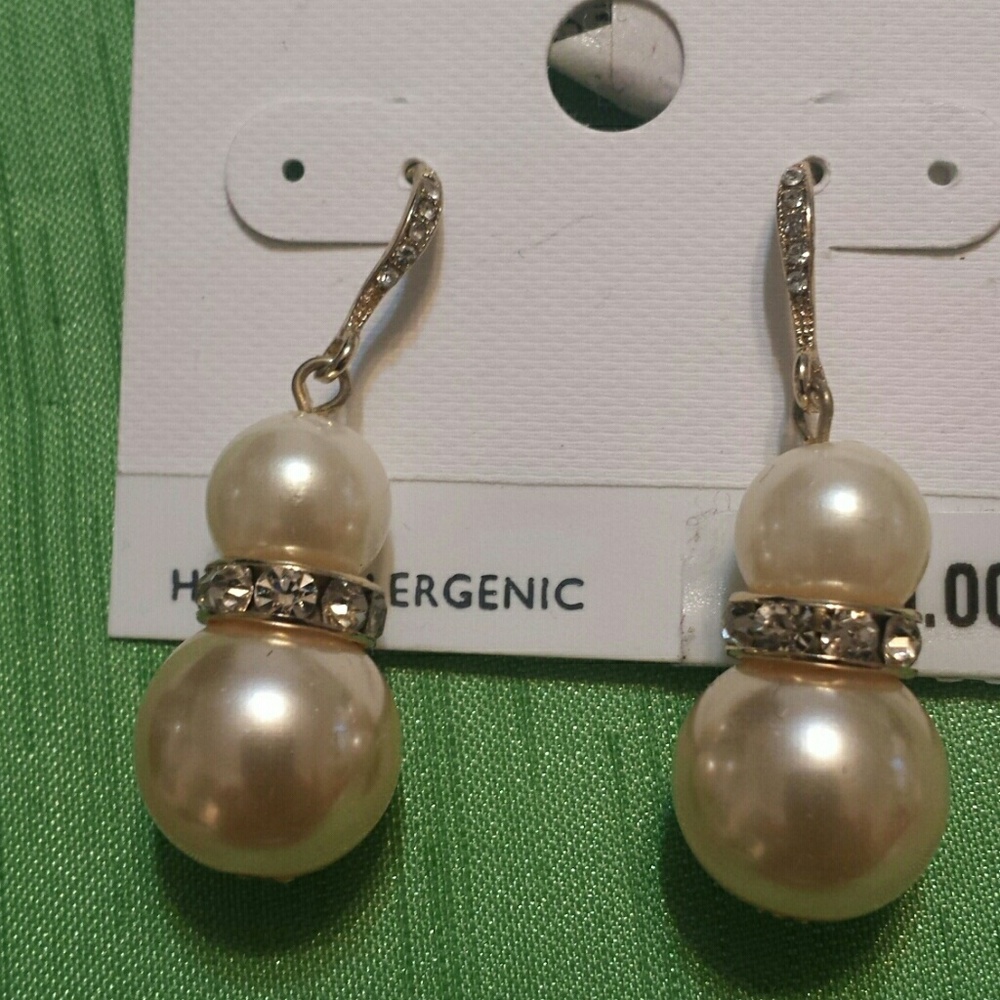 Pearl and crystal drop earrings