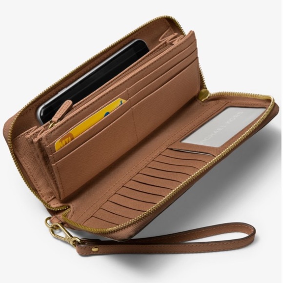 NWT Michael Kors Leather Continental Wristlet - Picture 3 of 8