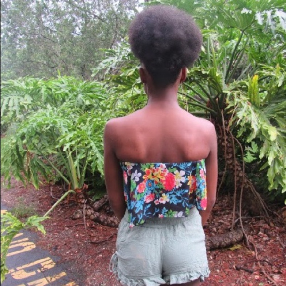 Spring Time Top - Picture 3 of 3