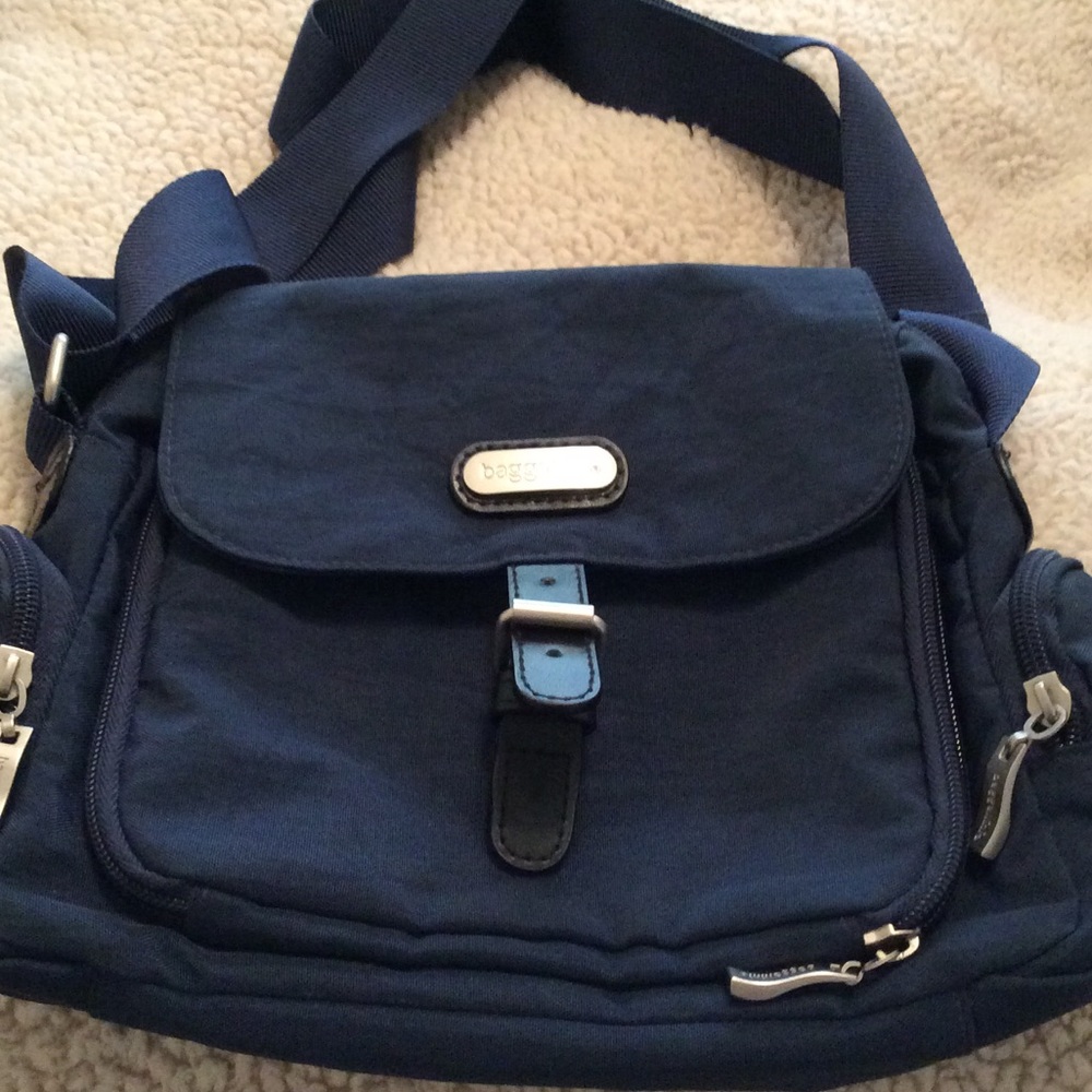 Baggallini carry all bag. EUC