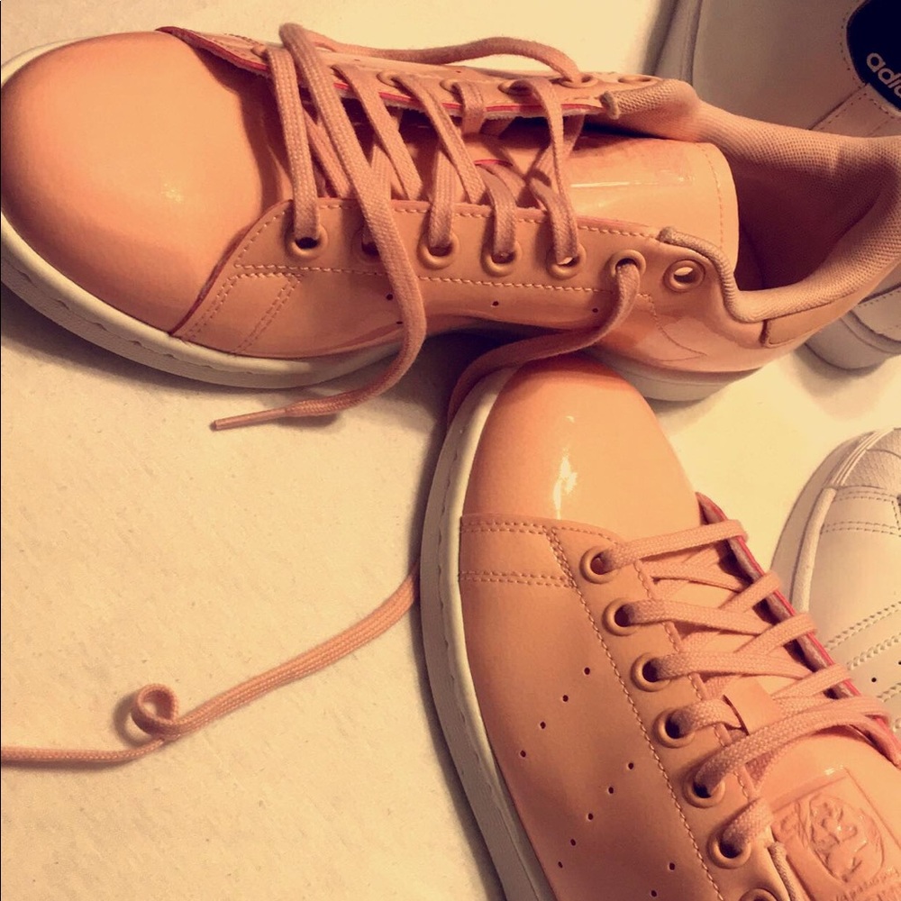 Brand new Shell Toe adidas peach $110