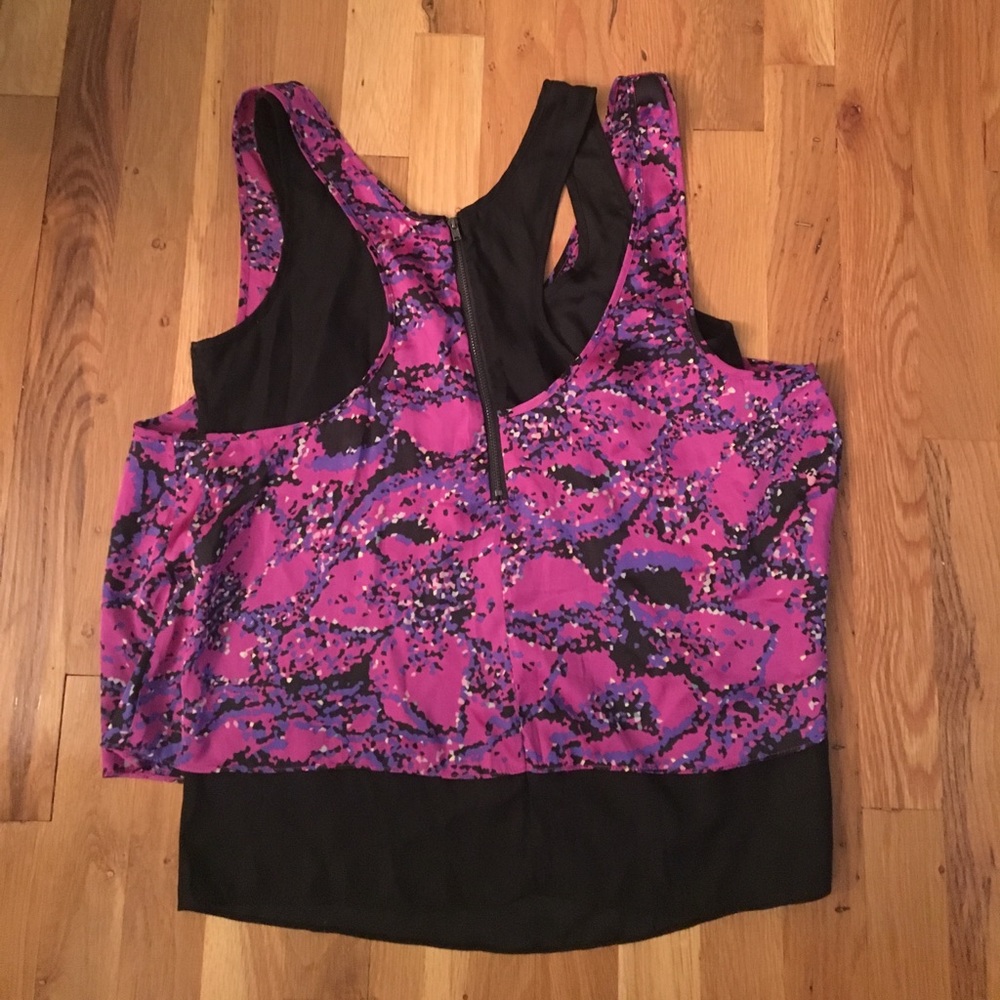 🌺🌺 BCBG TOP 🌺🌺 - Picture 2 of 2