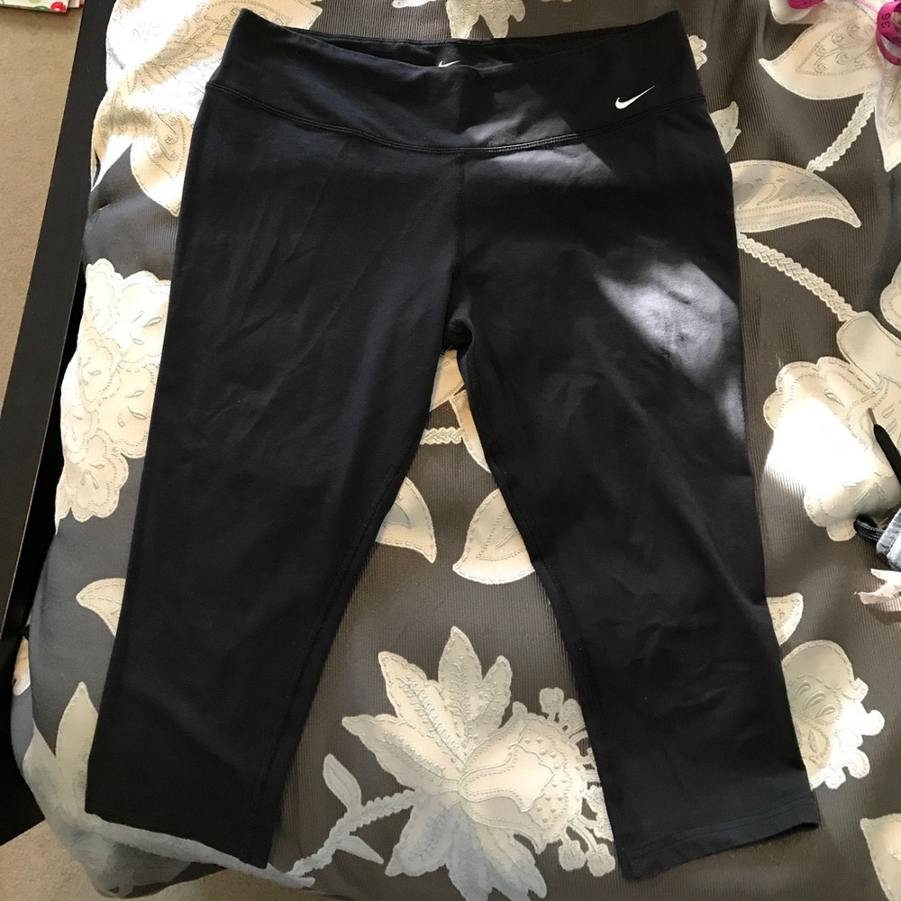 Black Nike Yoga pants