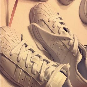 Brand new Shell toes 6 1/2 women us 80