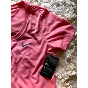 🆕Nike Swoosh DRY Tee