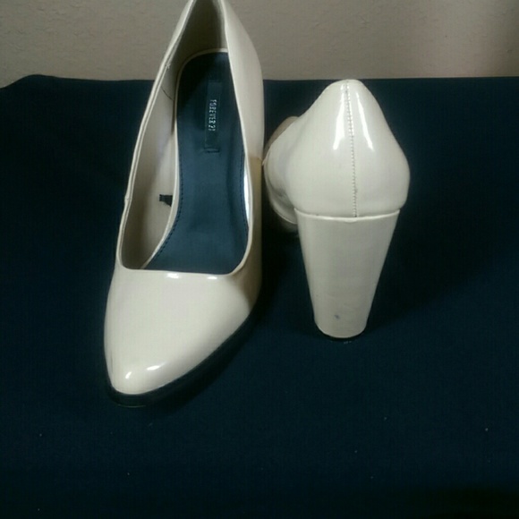 Heels/shoes - Picture 3 of 8