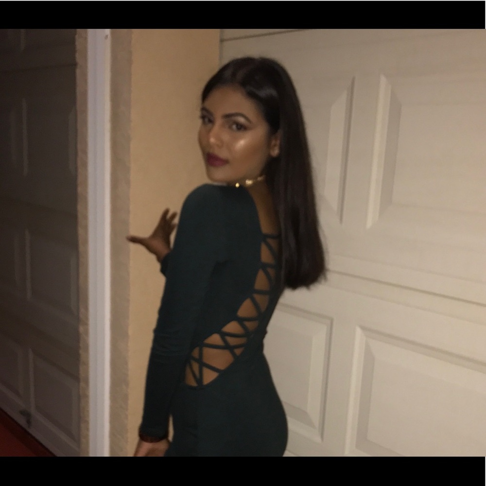 DARK GREEN FOREVER21 DRESS SIZE SMALL!!