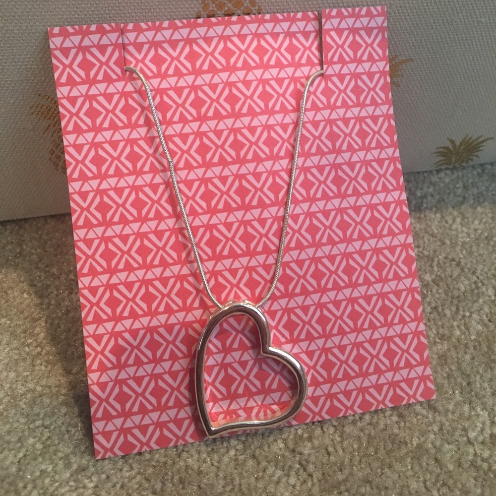 Heart necklace - never worn!!