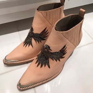 NEVER BEEN WORN LF slip on booties