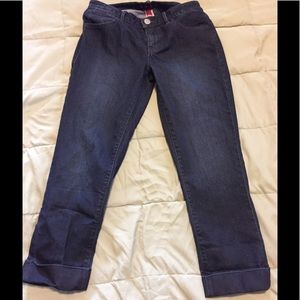 Elle dark wash cuffed capri pants