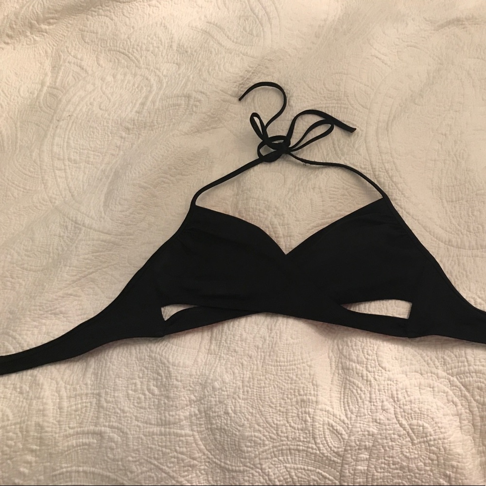 Black bikini top