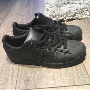Adidas superstars