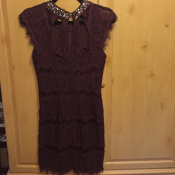 Dark purple lace dress - Picture 2 of 2