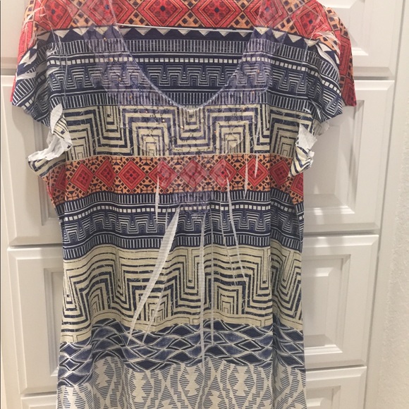 Cute Sublimated aztec T-shirt w/crinkle print - Picture 2 of 6