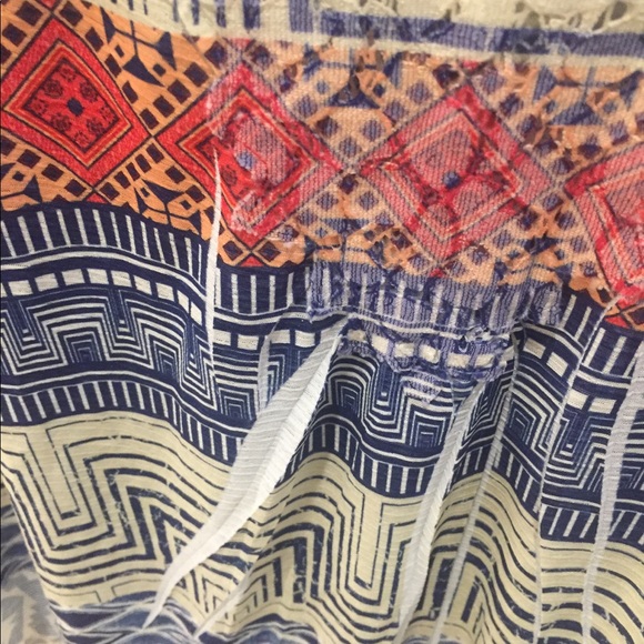 Cute Sublimated aztec T-shirt w/crinkle print - Picture 5 of 6