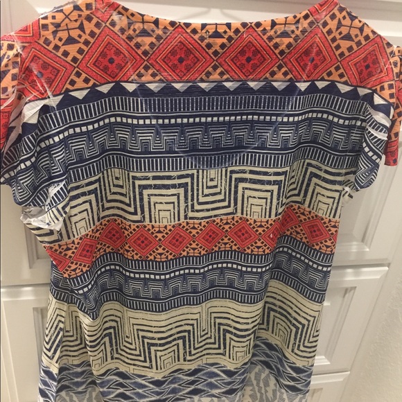 Cute Sublimated aztec T-shirt w/crinkle print - Picture 6 of 6