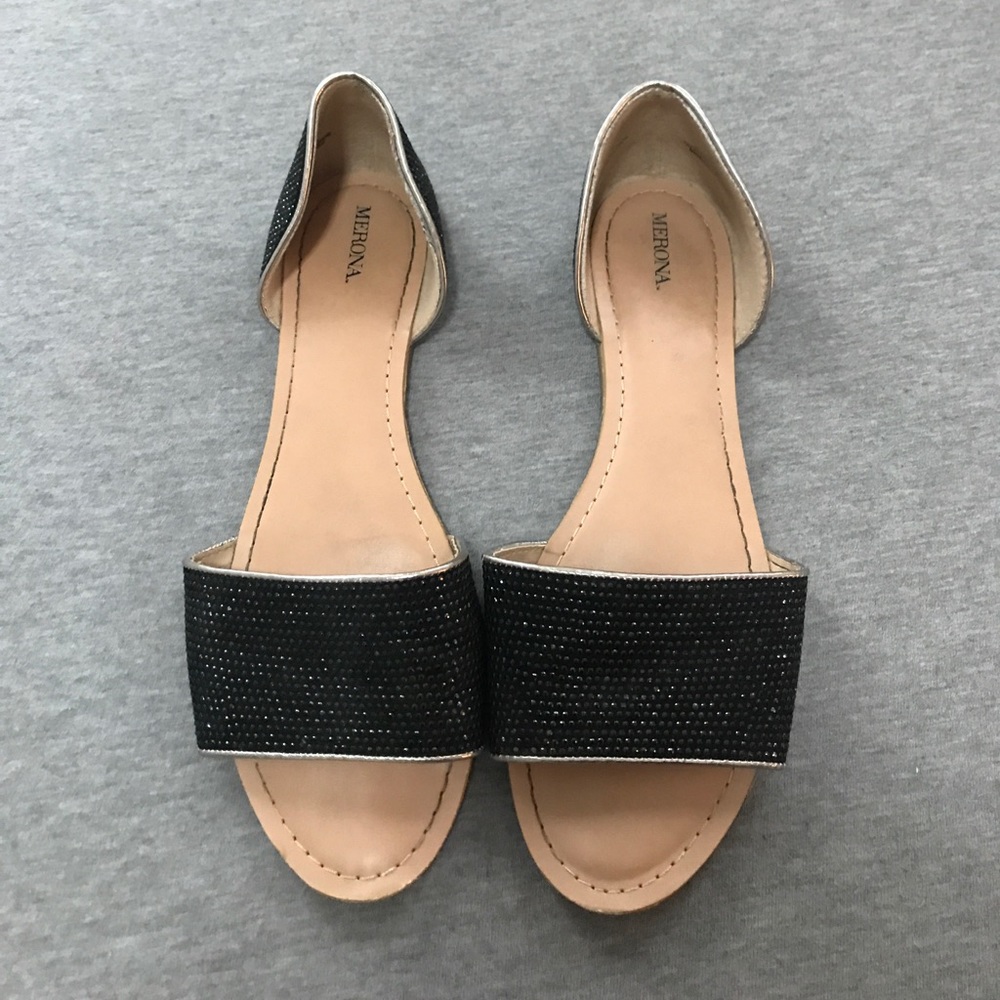 Embellished sandals !