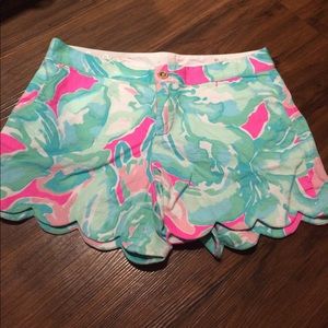 Lilly Pulitzer Buttercup Scalloped Short!