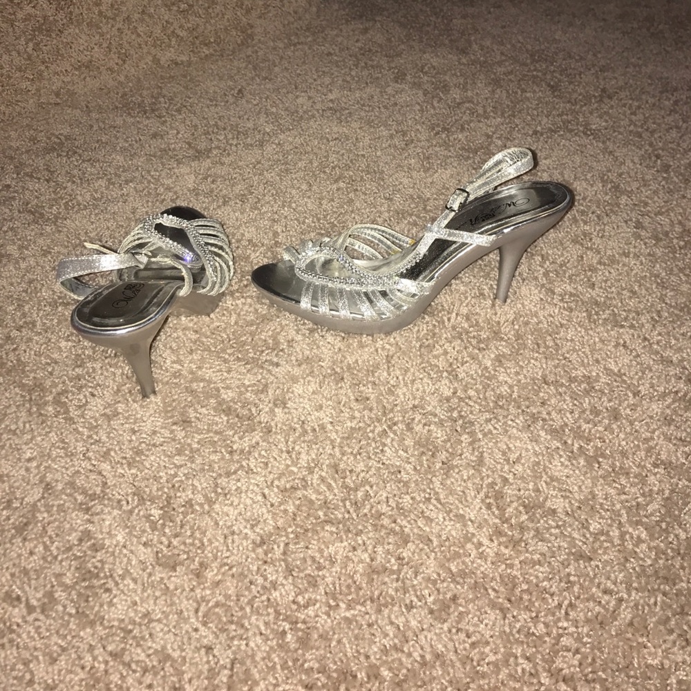 Heels - Picture 2 of 2