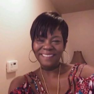 Meet your Posher, Loressa