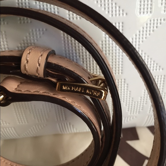 💢SOLD💢Michael Kors Mini Satchel/Crossbody Bag - Picture 4 of 7