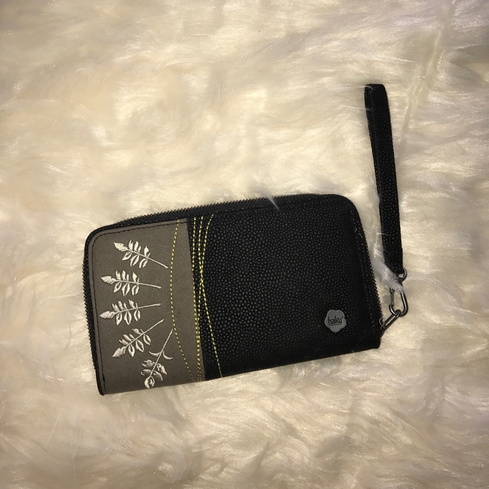 ♻️ Haiku, Vegan-friendly Large Wallet ♻️