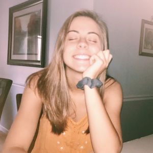 Meet your Posher, Hannah