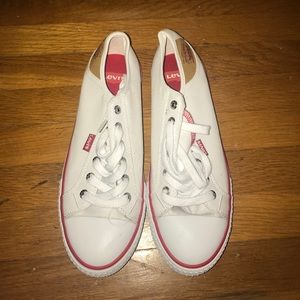 New Levi Woman's White Sneakers US 8.5