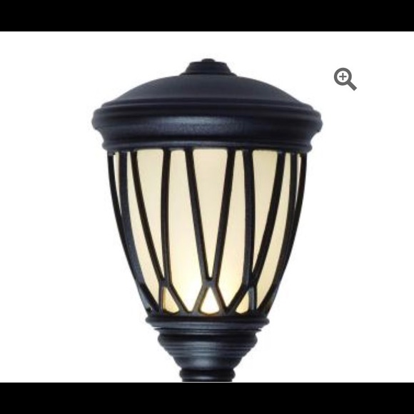 Outdoor pathway lighting - Picture 2 of 3