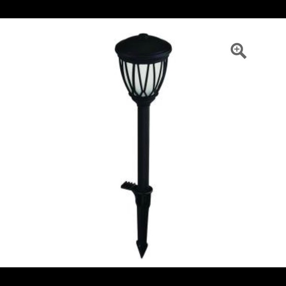 Outdoor pathway lighting - Picture 3 of 3