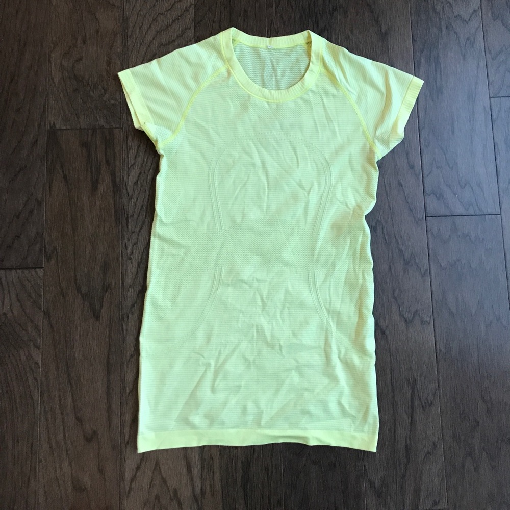 Lululemon tee