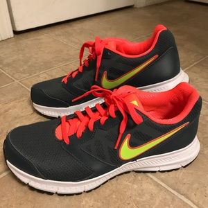 Nike Sneakers: Downshifter 6