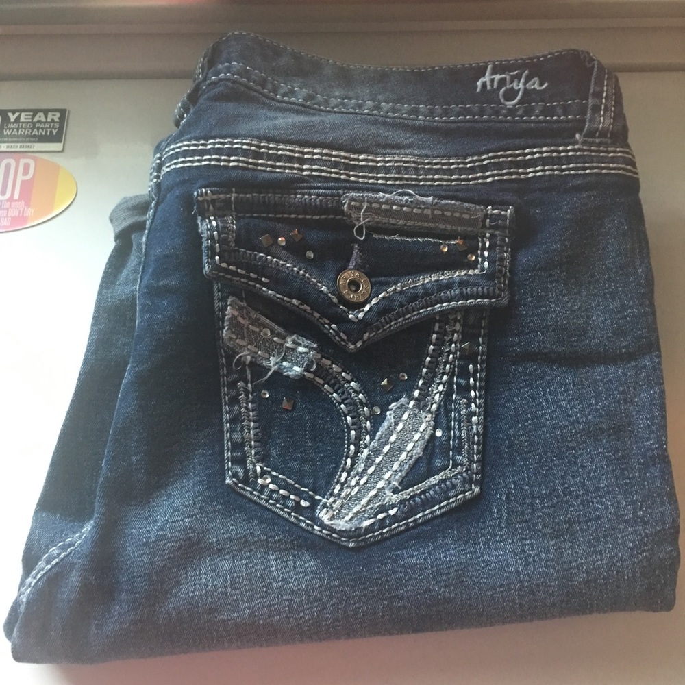 *Make Me An Offer*Ariya Shorts - Size 15/16 - EUC