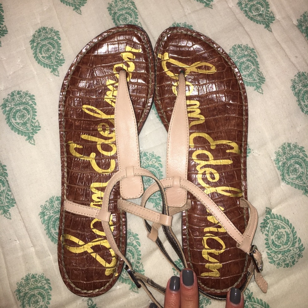 tan thong sandals