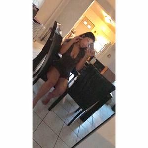 Meet your Posher, Elidania