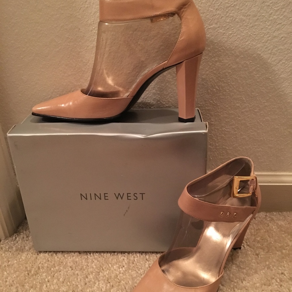 Size 7 Nine West Tan colored heels