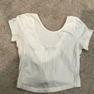 WHITE BRANDY MELVILLE LOW BACK CROP TOP