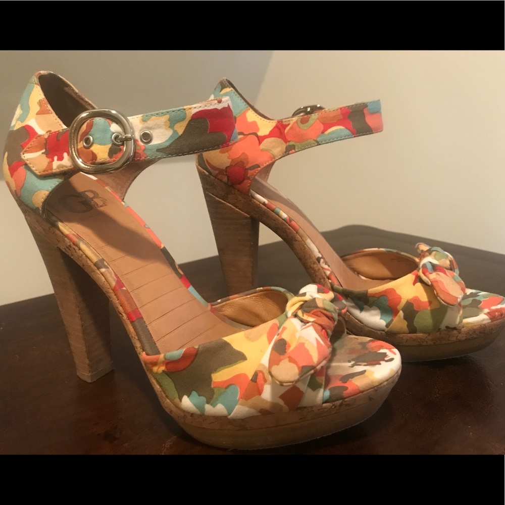 Floral Gianni Bini Sandals