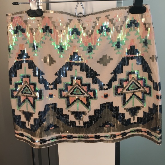 Express sequin skirt. NEVER BEEN WORN - Picture 3 of 4