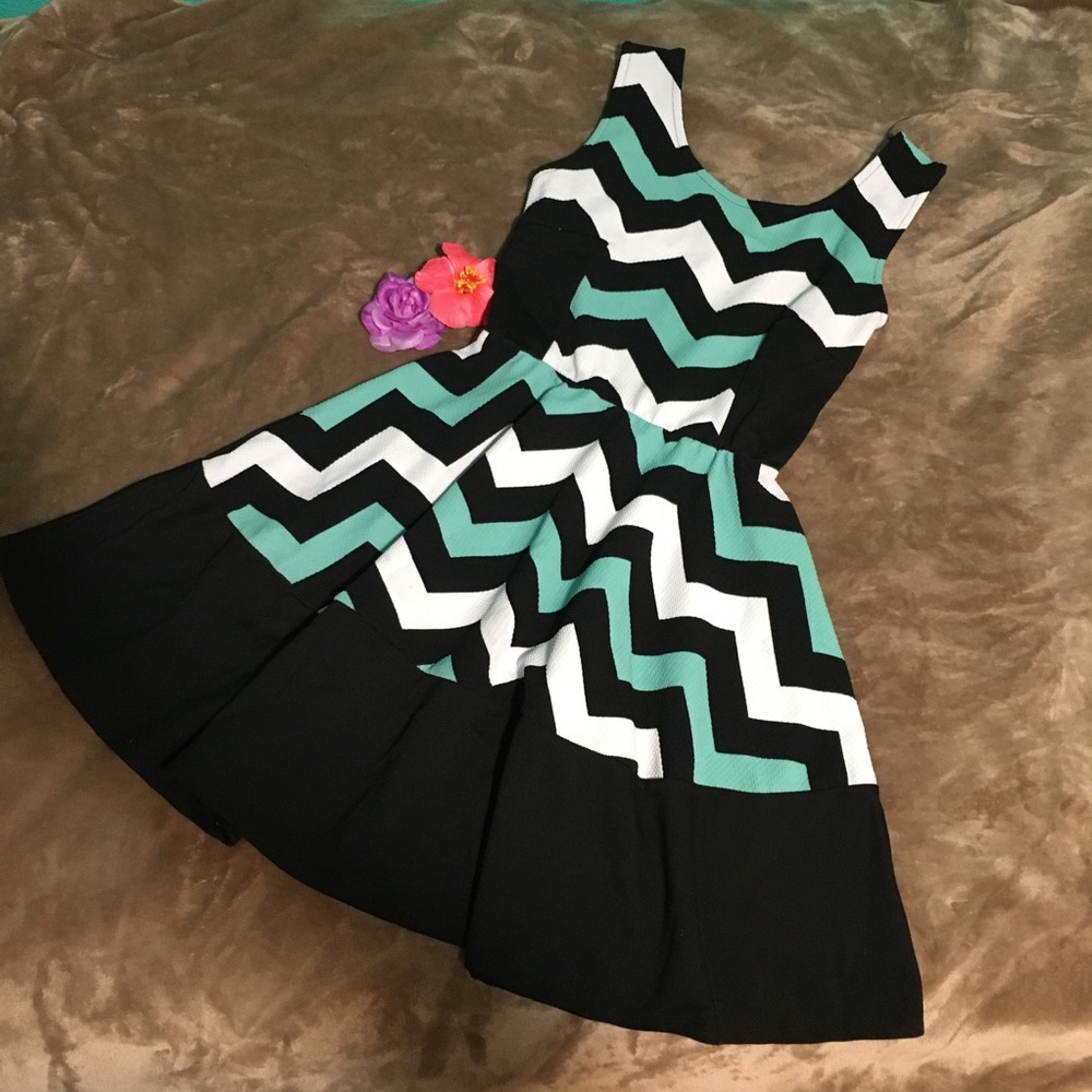 Patterned mini dress